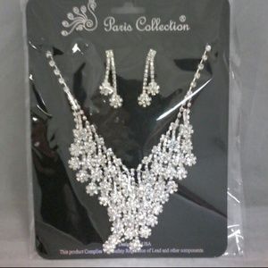 Necklace and earring set